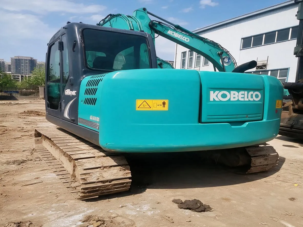 Excavadora Pequeña KOBELCO SK75-8 Usada0