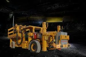 Carretilla elevadora eléctrica MacLean FR5 EV usada0
