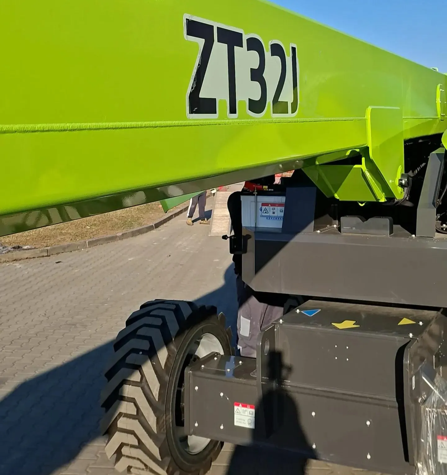 Plataforma elevadora telescópica ZOOMLION ZT32J2 Usada