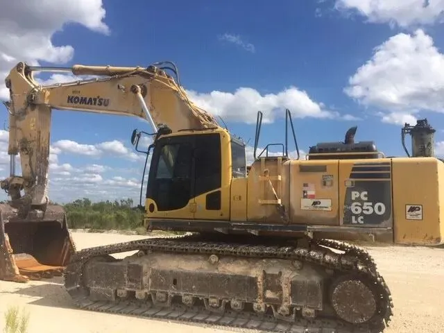 Excavadora grande KOMATSU PC650LC-8 usada