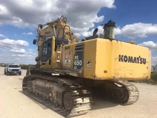 Excavadora grande KOMATSU PC650LC-8 usada3