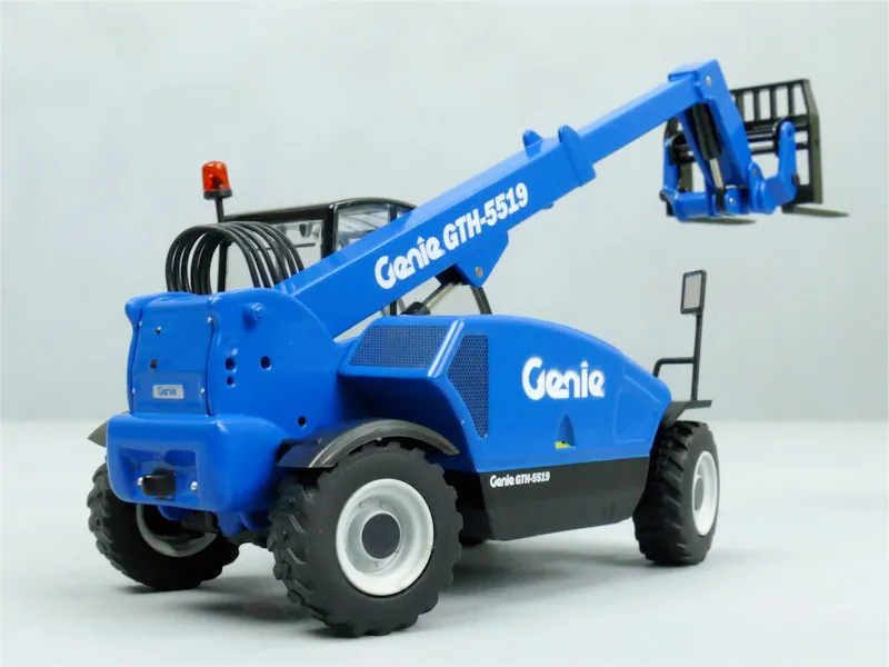 Manipulador telescópico Genie GTH-5519 usado0