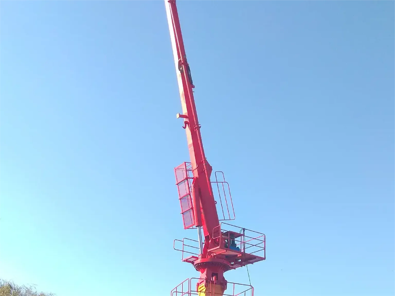 Pluma de colocación hidráulica HG HG28C usada