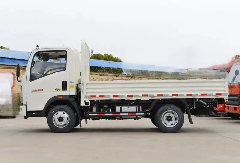 Camión ligero SINOTRUK HOWO 4x2 usado