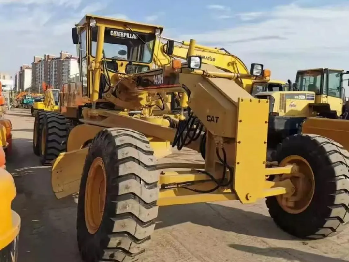 Motoniveladora CAT 12M usada0