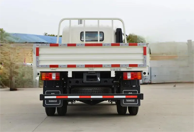 Camión ligero SINOTRUK HOWO 4x2 usado1