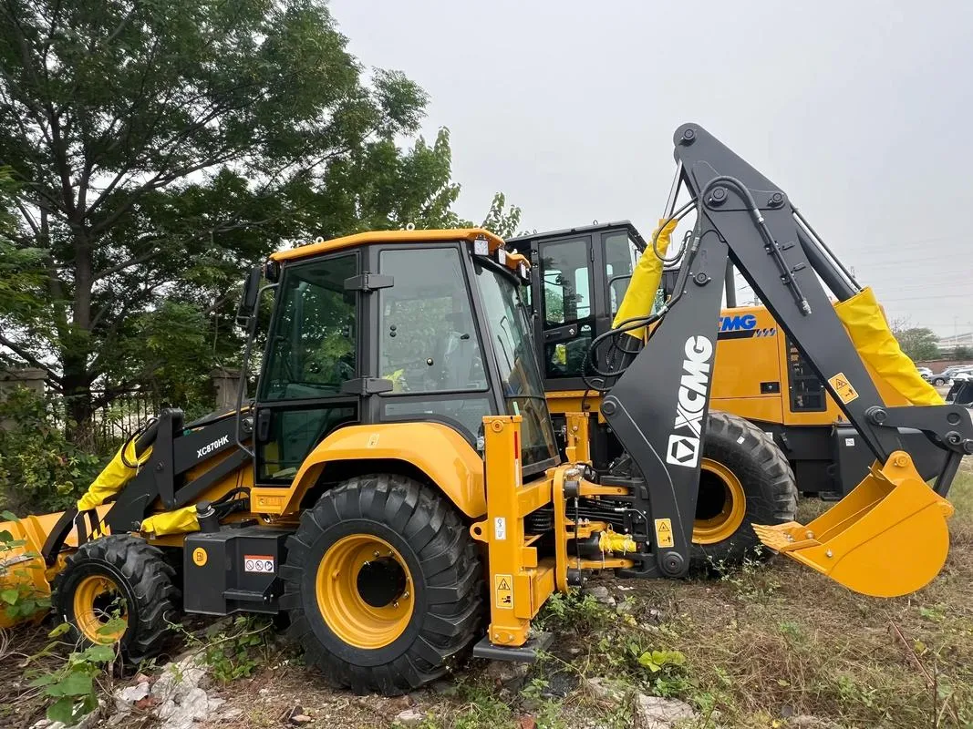 Retroexcavadora XCMG XC870HK usada0