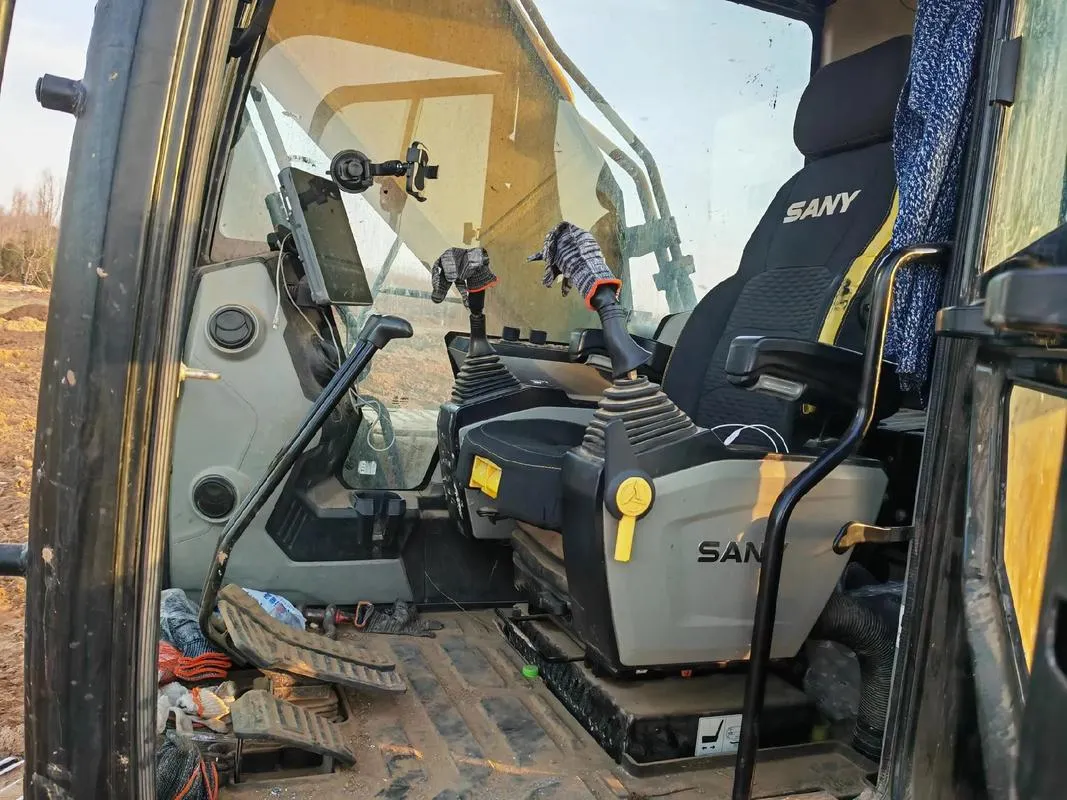 Excavadora mediana SANY SY215C usada3