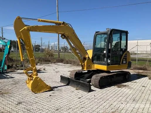 Miniexcavadora KOMATSU PC56-7 usada1