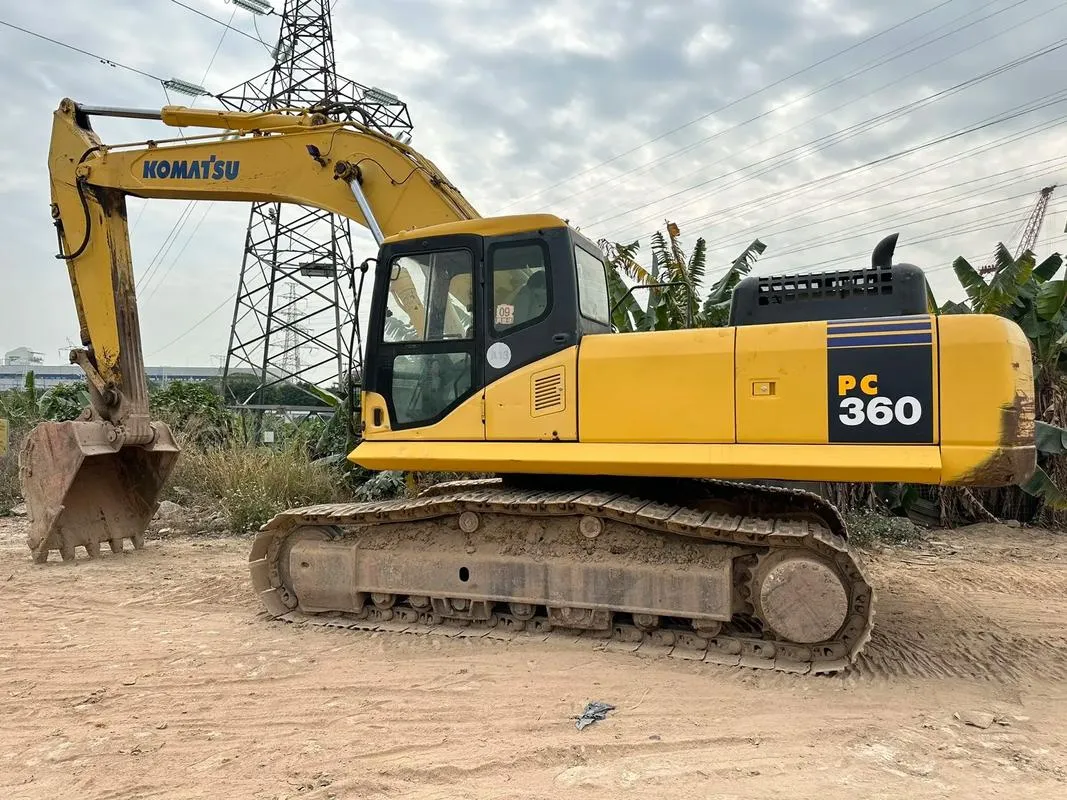 Excavadora grande KOMATSU PC360-7 usada0