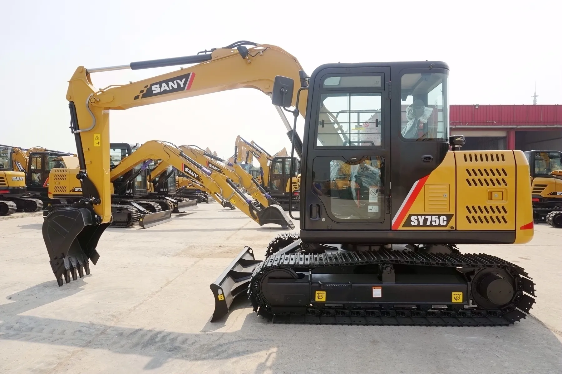 Excavadora pequeña SANY SY75C usada