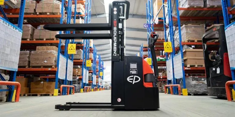 Apilador Eléctrico EP ES14-14WA Usado