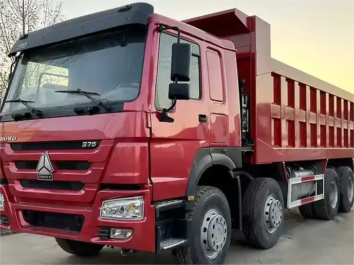 Camión volquete SINOTRUK HOWO 8x4 usado2