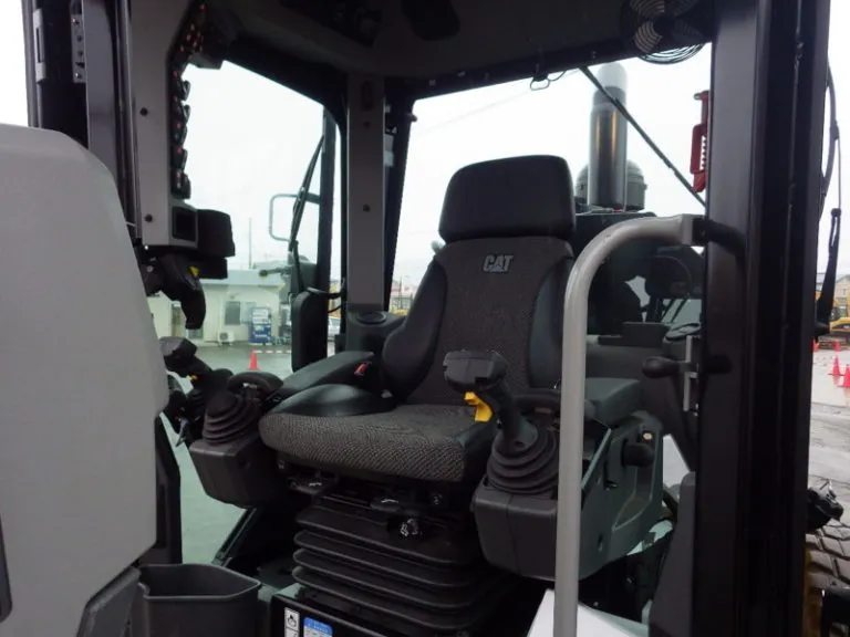 Motoniveladora CAT 12M usada1