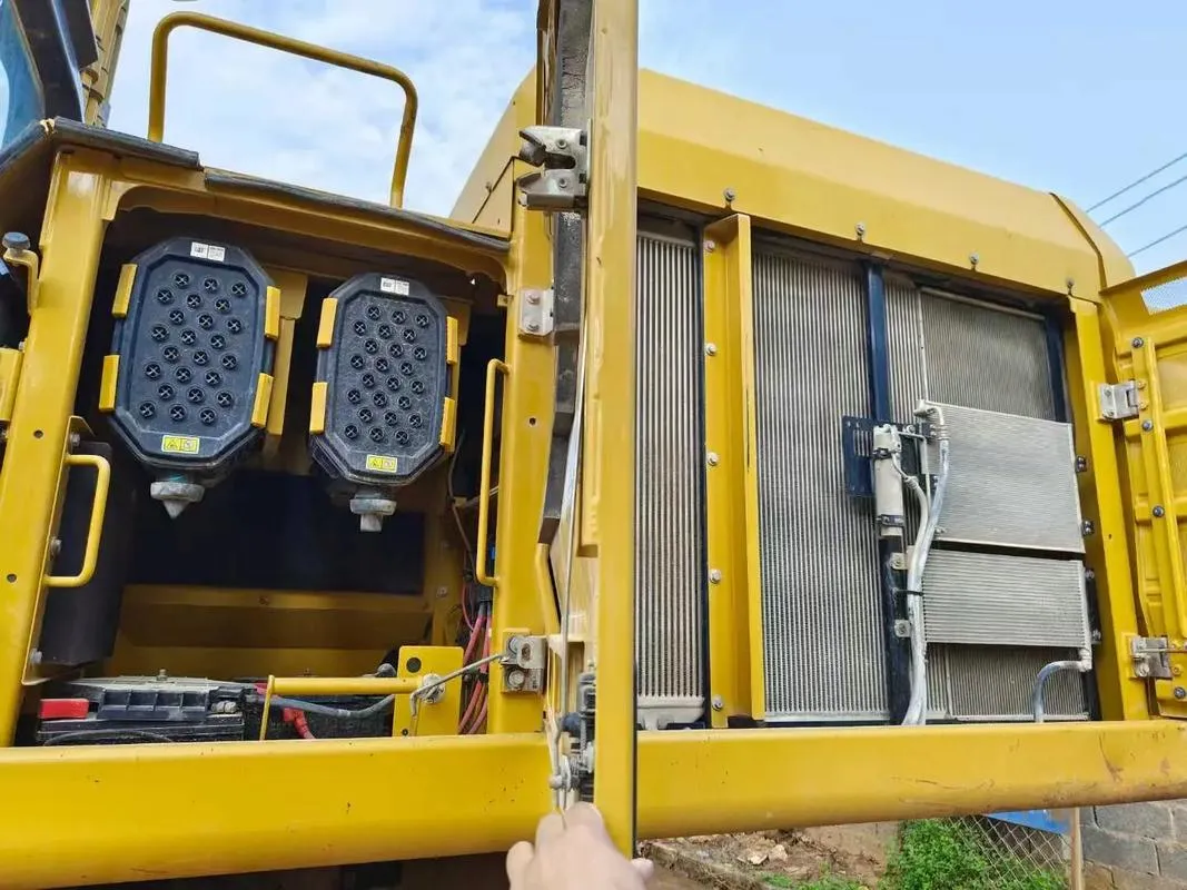 Excavadora grande CAT 345D usada1