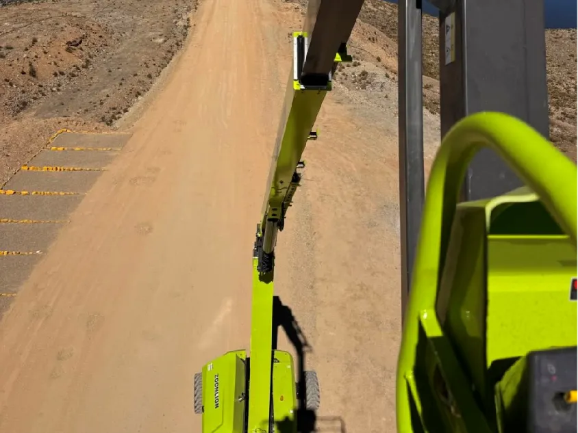Plataforma elevadora articulada ZOOMLION ZA32J usada1