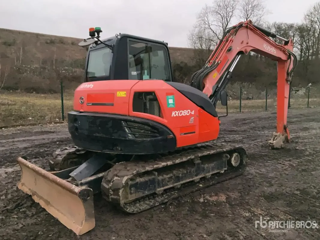 Excavadora pequeña KUBOTA KX080-5 usada1