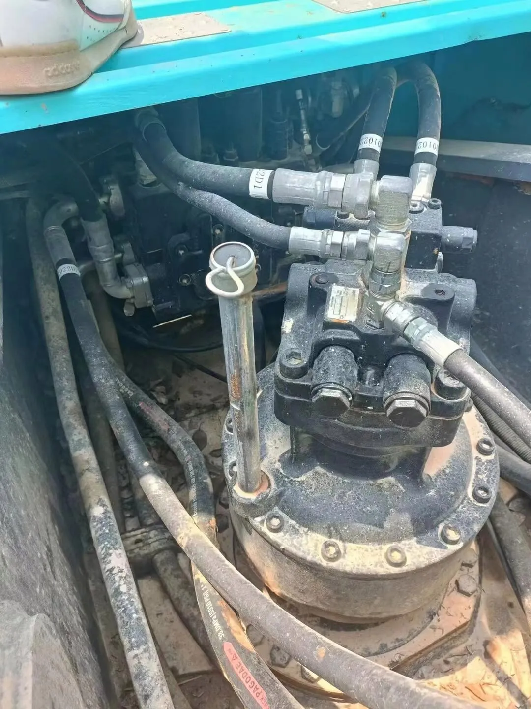 Excavadora mediana KOMATSU PC240LC-8M0 usada3