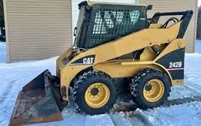 Minicargadora CAT 242B Serie 2 usada