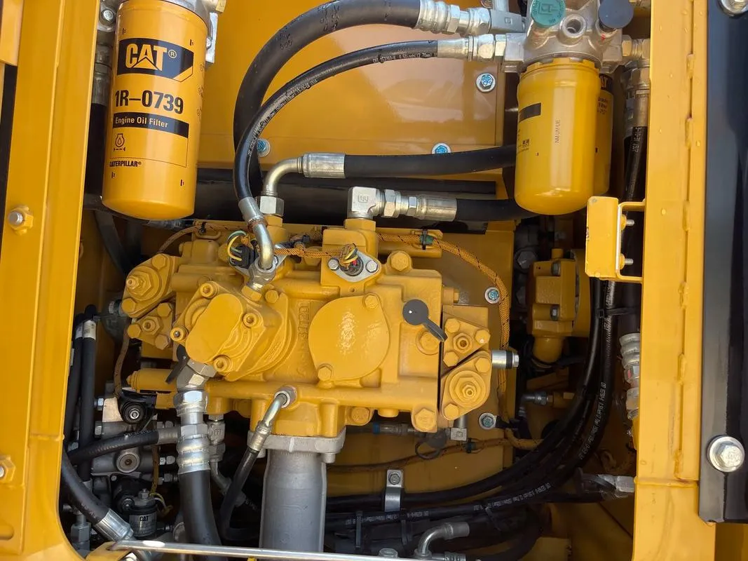 Excavadora mediana CAT 312D2GC usada4