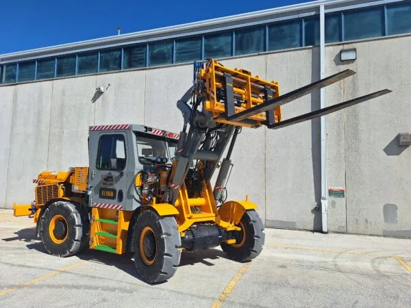 Carretilla elevadora eléctrica MacLean FR5 EV usada