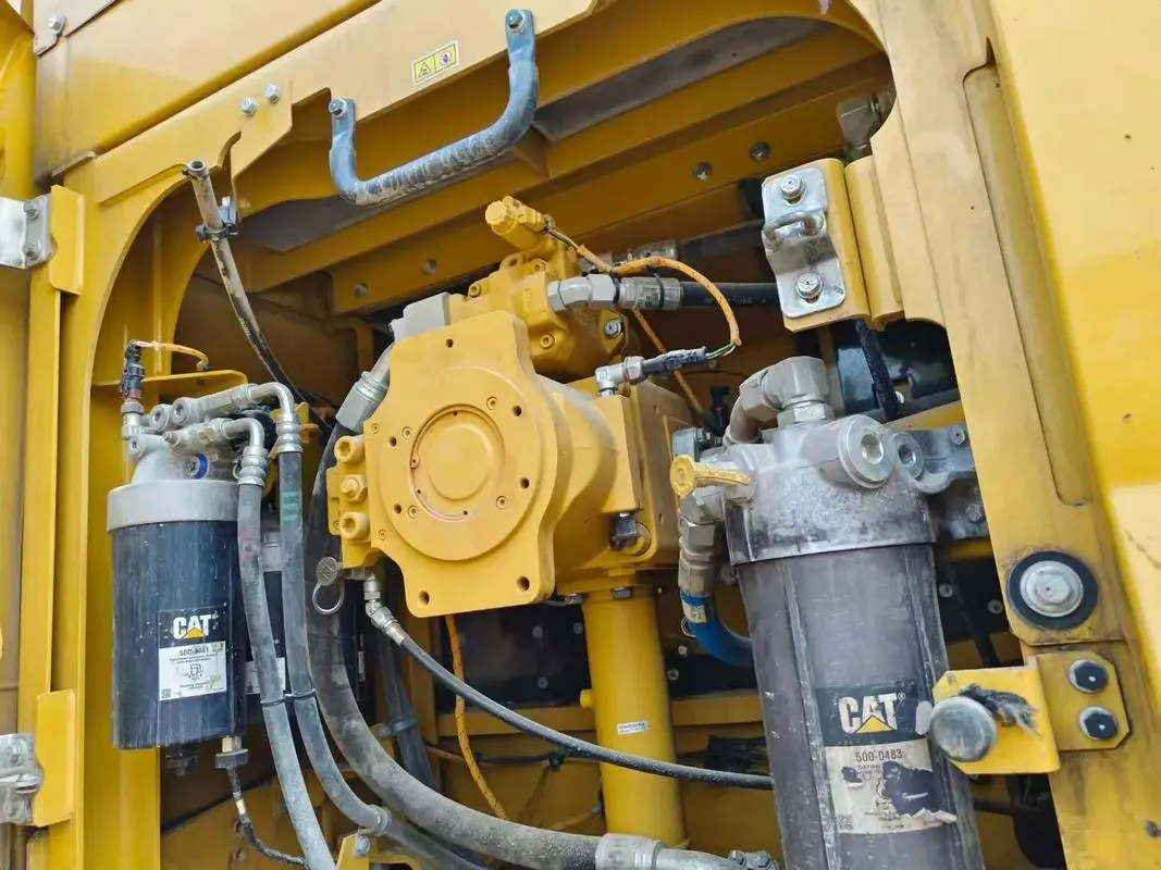 Excavadora grande CAT 345D usada2
