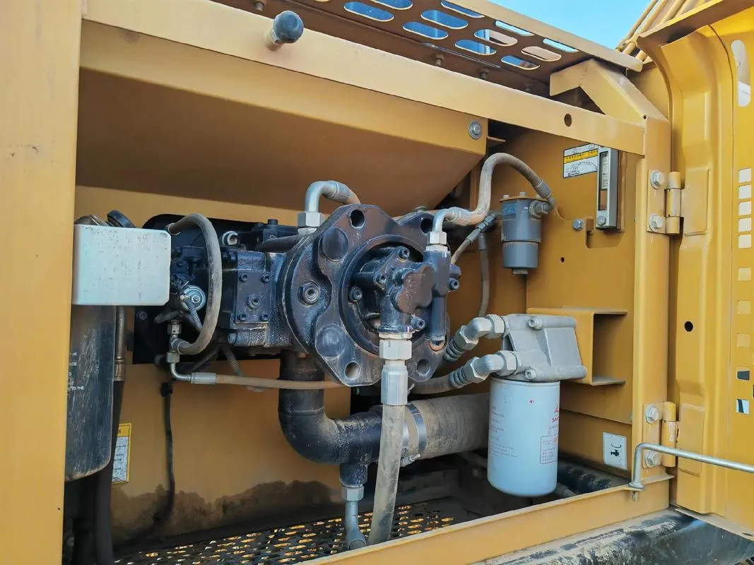Excavadora mediana SANY SY215C usada4