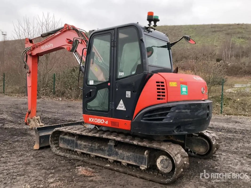 Excavadora pequeña KUBOTA KX080-5 usada